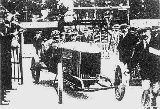 Bablot - Con este Delage, Paul BABLOT (1873-1932) acaba de ganar el GP de Francia 1913 (foto archivo Auto Rama)