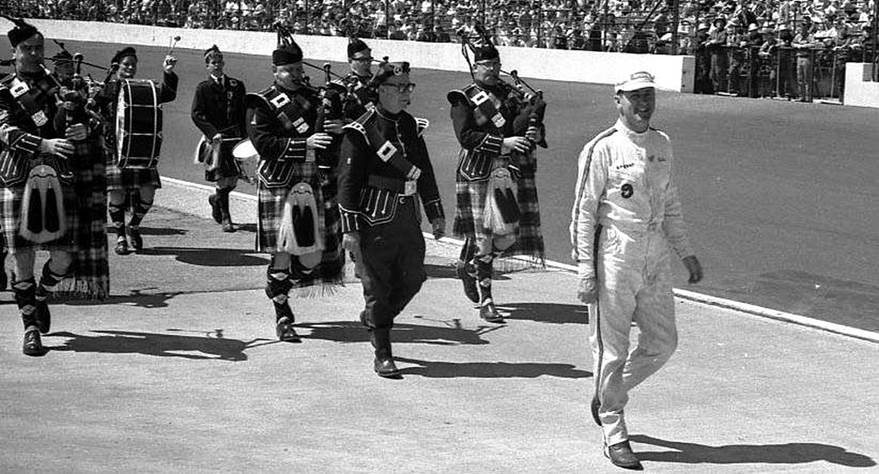 Indy1963 a la cabeza de la parada  Johnson Picasa