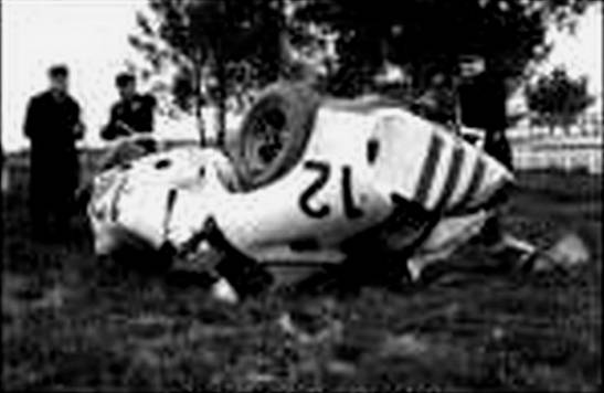 http://pilotos-muertos.com/2012/Simone/Simone John_image052.jpg