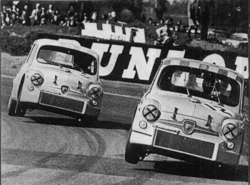 Goedemann y Hezemans, paso a dos en Snetterton 1966.JPG