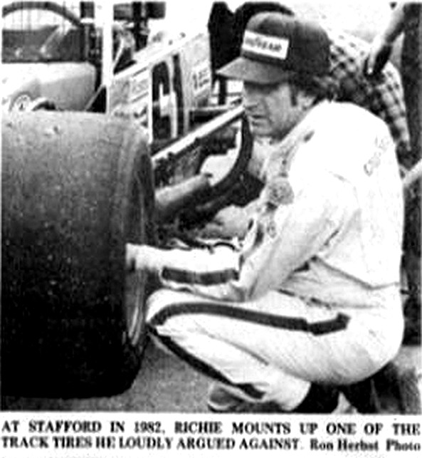 1982 Stafford - contra neumáticos anchos - Ron Herbert.jpg