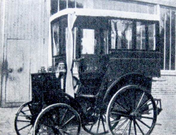 1891 conducción interior con techo IMG_0803.jpg