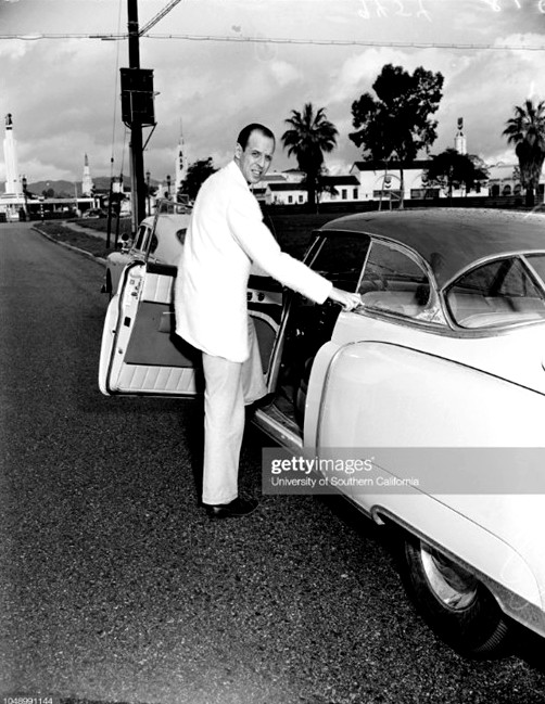 1952 calamocano en su Caddy DET